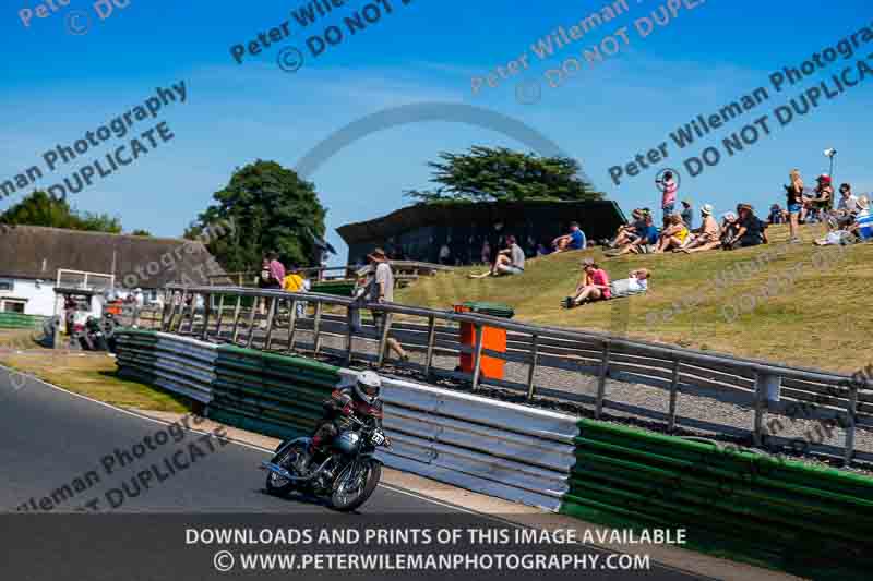 Vintage motorcycle club;eventdigitalimages;mallory park;mallory park trackday photographs;no limits trackdays;peter wileman photography;trackday digital images;trackday photos;vmcc festival 1000 bikes photographs